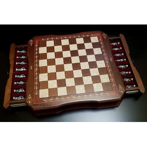 Шахматы "Сражение" орех антик