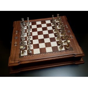 Шахматы подарочные "Цитадель" орех антик 